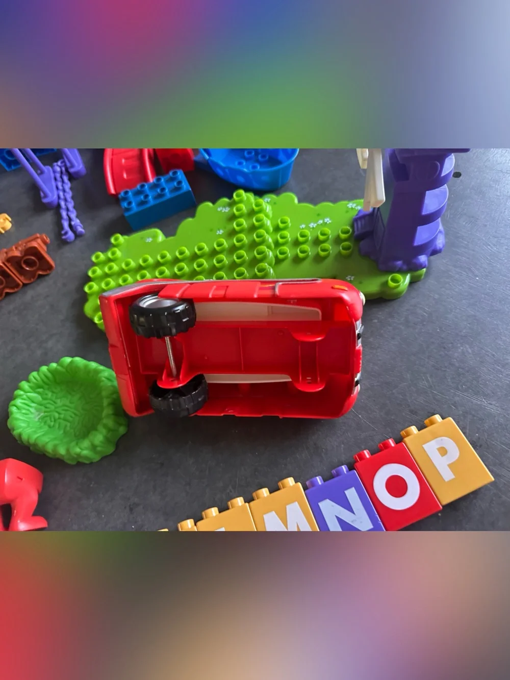 Mega Bloks PBS Word World House and Barn Replacement Blocks